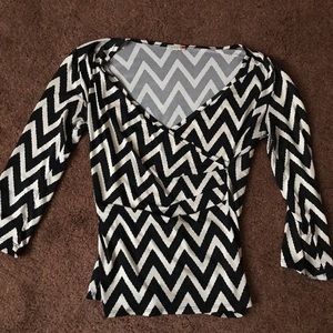 3/4 wrap top w/ diagonal stripes in black & cream